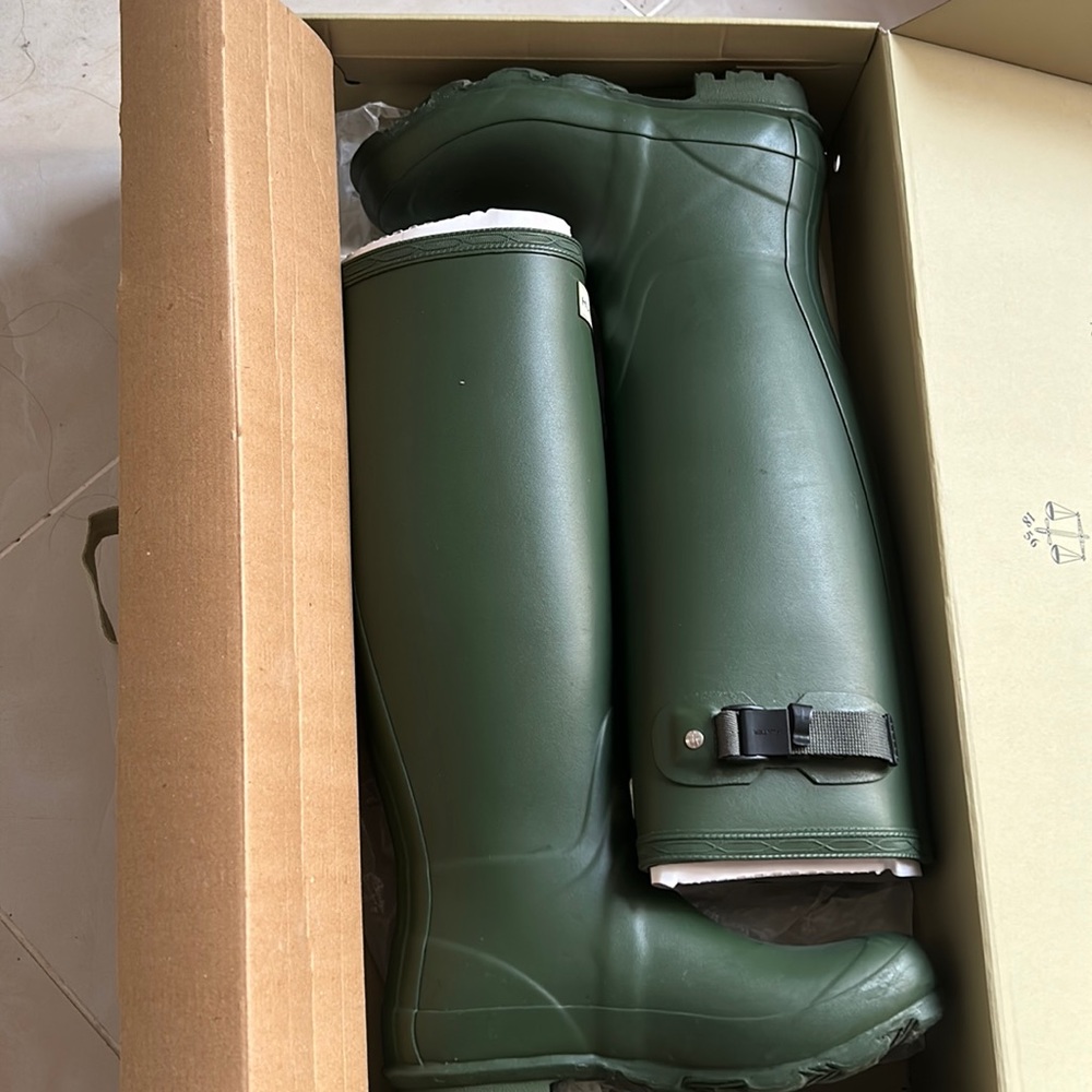 Hunter Boots in Vintage Green Color.